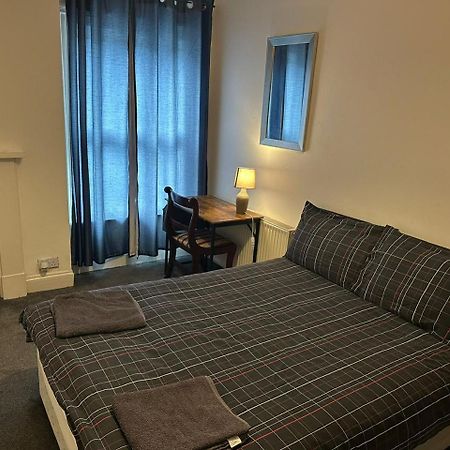 شقة Luton Town House Near Airport المظهر الخارجي الصورة