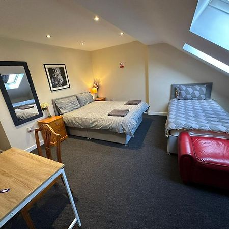 شقة Luton Town House Near Airport المظهر الخارجي الصورة
