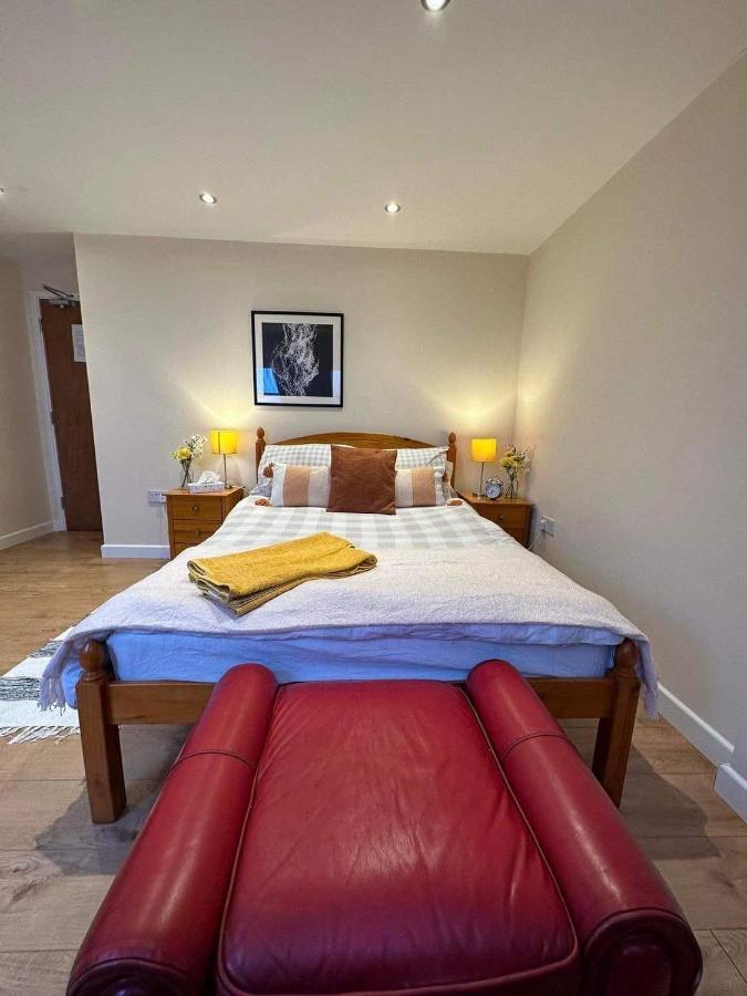 شقة Luton Town House Near Airport المظهر الخارجي الصورة