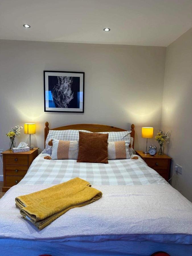 شقة Luton Town House Near Airport المظهر الخارجي الصورة