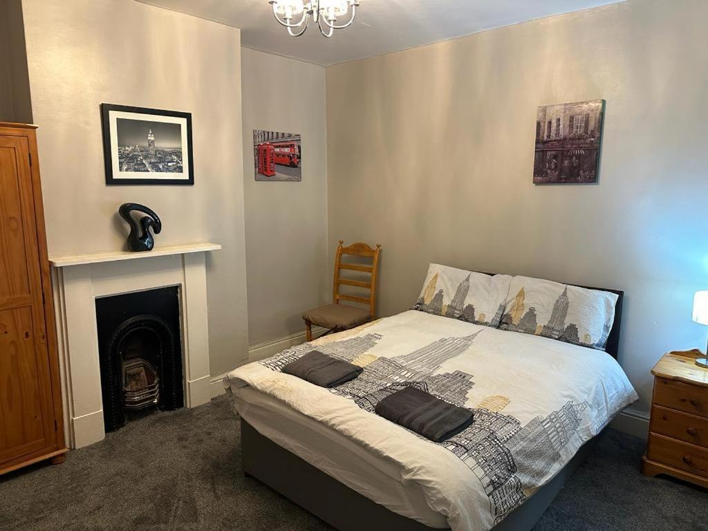 شقة Luton Town House Near Airport المظهر الخارجي الصورة