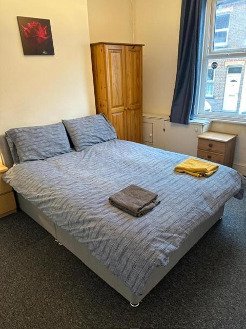 شقة Luton Town House Near Airport المظهر الخارجي الصورة