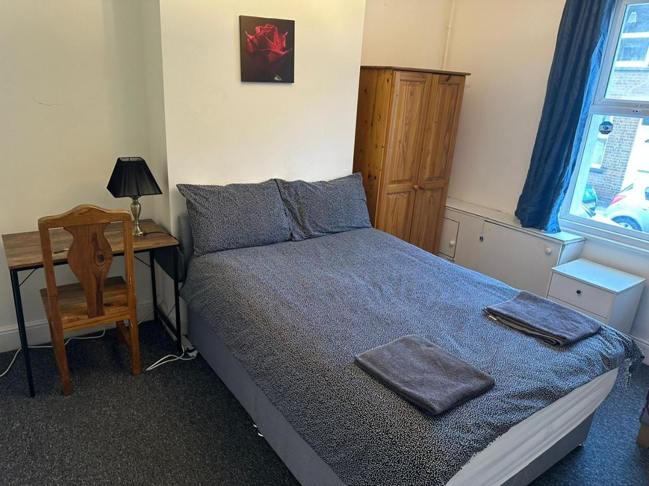 شقة Luton Town House Near Airport المظهر الخارجي الصورة