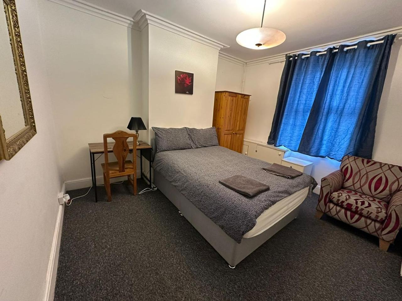 شقة Luton Town House Near Airport المظهر الخارجي الصورة
