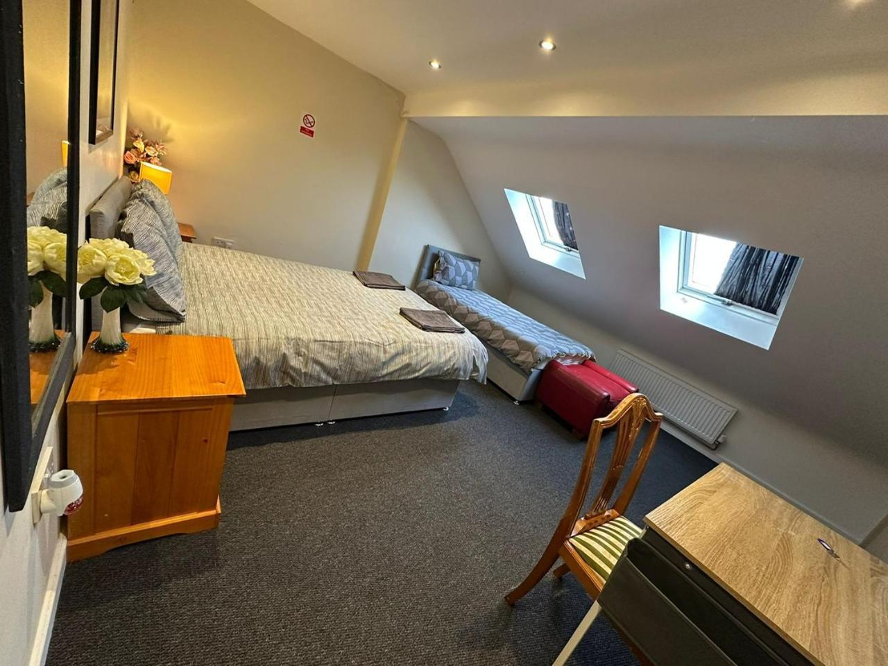 شقة Luton Town House Near Airport المظهر الخارجي الصورة