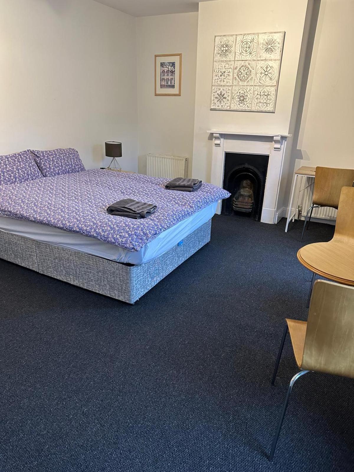 شقة Luton Town House Near Airport المظهر الخارجي الصورة